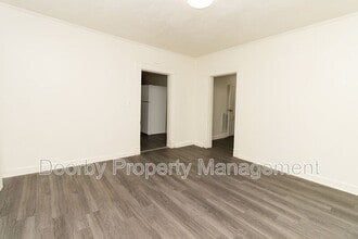 4902 13th Ave in Chattanooga, TN - Foto de edificio - Building Photo
