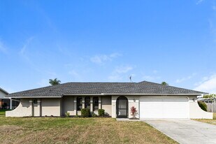 3406 SW 6th Ave in Cape Coral, FL - Building Photo