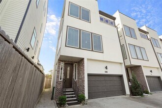 906 W 17th St-Unit -E in Houston, TX - Foto de edificio - Building Photo