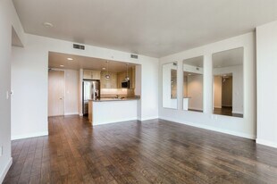 38 N Almaden Blvd in San Jose, CA - Building Photo