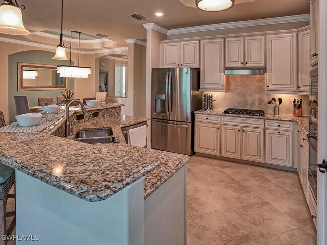 property at 2850 Aviamar Cir