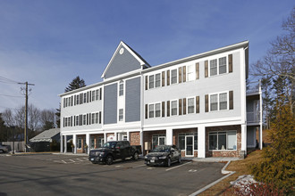 1429 Main St in Walpole, MA - Foto de edificio - Building Photo