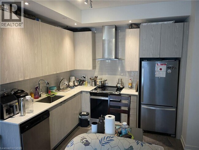 55 Duke St W in Kitchener, ON - Building Photo - Building Photo