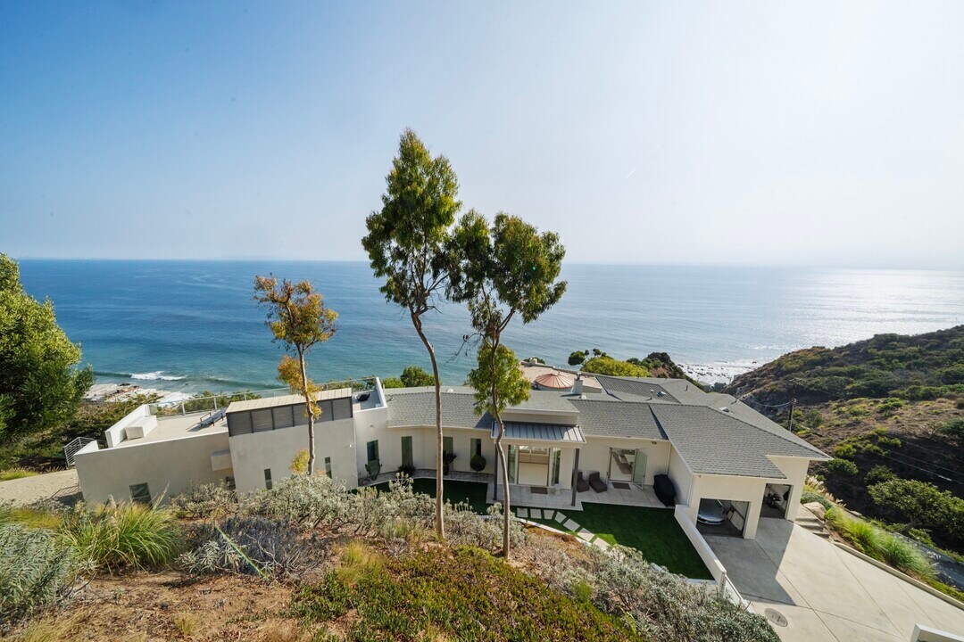 20782 Rockpoint Way in Malibu, CA - Building Photo