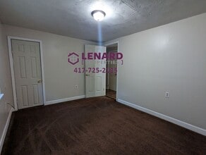 3240 W State St in Springfield, MO - Building Photo - Building Photo