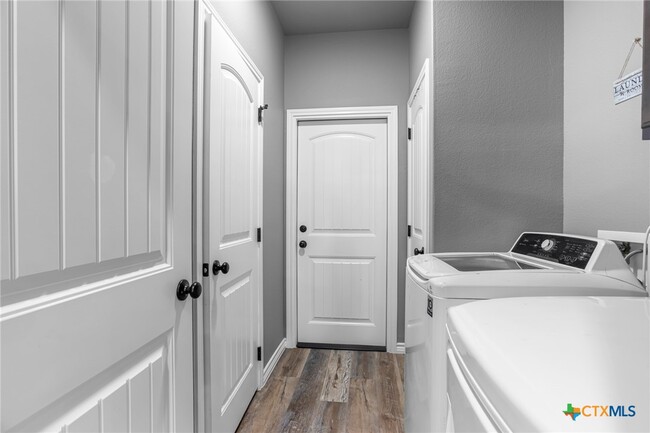 property at 2124 Blackhawk Lp