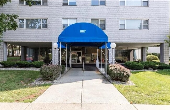 property at 887 Farmington Ave