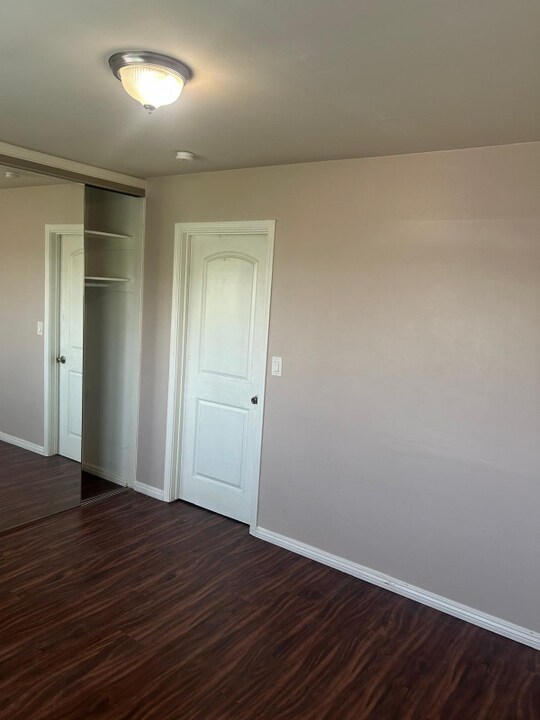 23003 Moneta Ave in Carson, CA - Foto de edificio