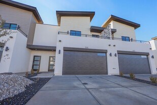 596 Elmbrook Dr in Washington, UT - Building Photo