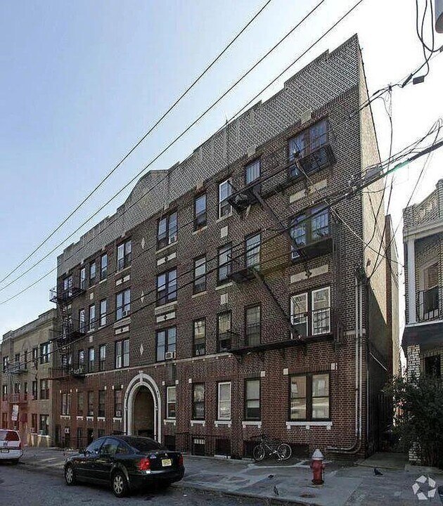 96 Waldo Ave-Unit -403 in Jersey City, NJ - Building Photo