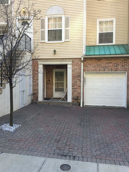 20 Bergen Ridge Rd-Unit -1 in North Bergen, NJ - Building Photo