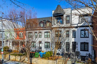 2303 Ontario Rd NW in Washington, DC - Building Photo - Building Photo