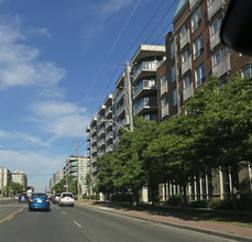 890 Sheppard Ave in Toronto, ON - Building Photo - Building Photo