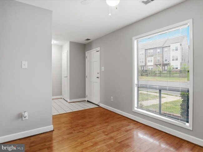 1145 Autumnhaze Ct in Herndon, VA - Building Photo - Building Photo