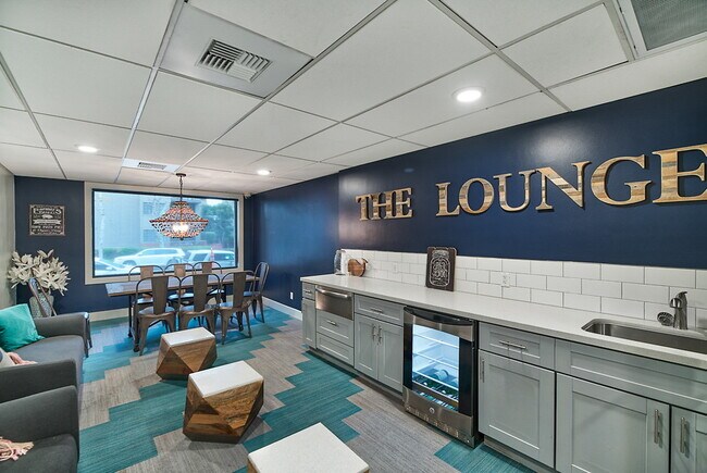 The Henley in Glendale, CA - Foto de edificio - Building Photo