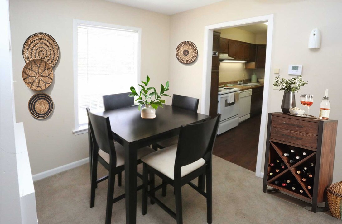 Villa Del Lago Apartments in Shreveport, LA - Building Photo