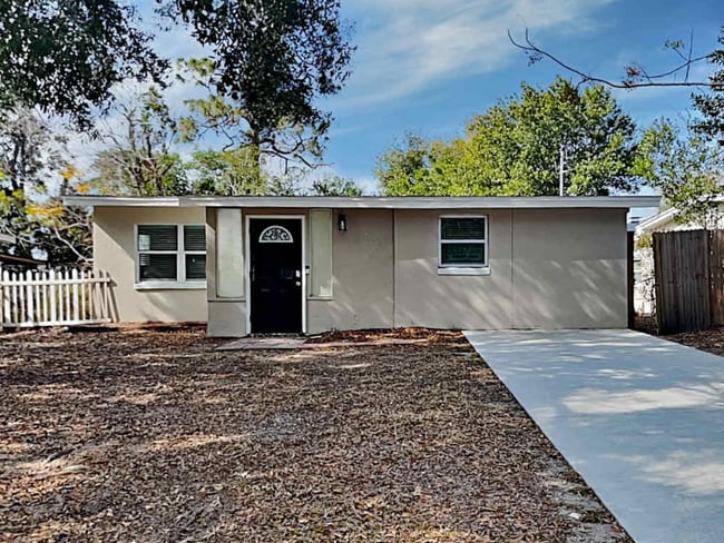 property at 904 Ferndell Rd