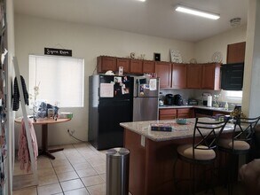 842 E Lester St in Tucson, AZ - Building Photo - Building Photo