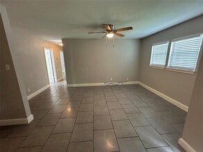9329 Chesterfield Dr in Houston, TX - Building Photo - Building Photo