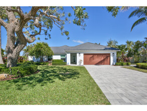 577 S Spoonbill Dr in Sarasota, FL - Building Photo - Building Photo