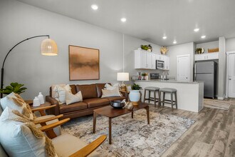 Parkview Towns in Lindon, UT - Foto de edificio - Building Photo