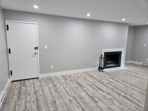 548 Sierra Vista Ln in Valley Cottage, NY - Building Photo - Building Photo