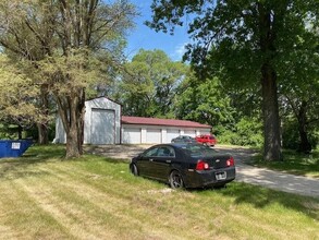 2141 Logan Ave in Waterloo, IA - Building Photo - Building Photo