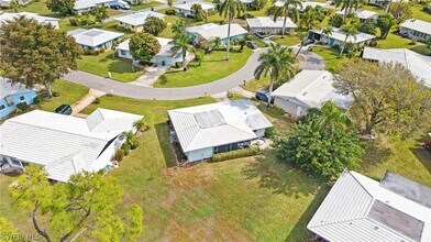 54 Hilo Ct in Naples, FL - Building Photo - Building Photo