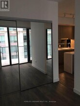 215 Queen St W in Toronto, ON - Building Photo - Building Photo