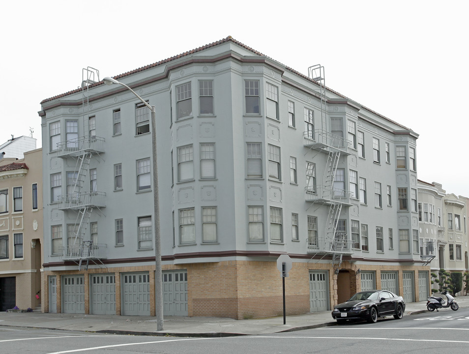 2201 Francisco St in San Francisco, CA - Building Photo