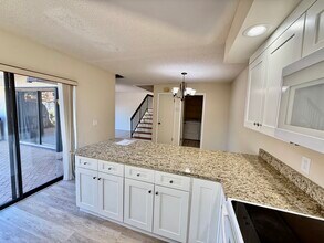 1166 6th Ave, Unit 10B in Vero Beach, FL - Building Photo - Building Photo