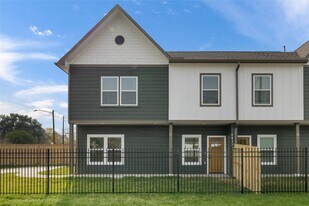 6417 Eastland St in Houston, TX - Building Photo