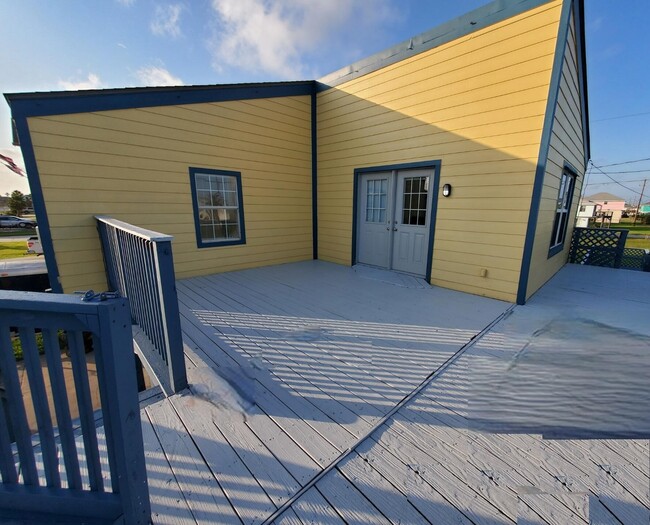 4215 Hardin Dr in Galveston, TX - Building Photo - Building Photo