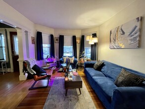 226 Powder House Blvd in Somerville, MA - Building Photo - Building Photo