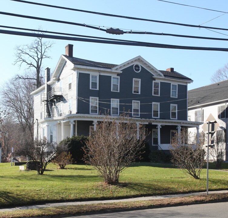 184 Hurley Ave in Kingston, NY - Foto de edificio