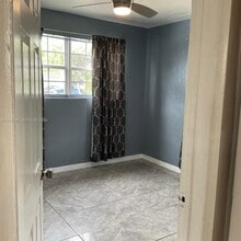 337 Phippen Waiters Rd in Dania Beach, FL - Building Photo - Building Photo