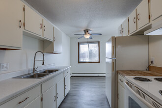 Eldridge Apartments in North St. Paul, MN - Building Photo - Interior Photo