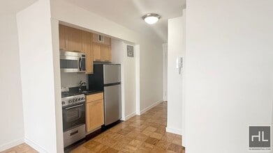 EAST 36 STREET in New York, NY - Building Photo - Building Photo