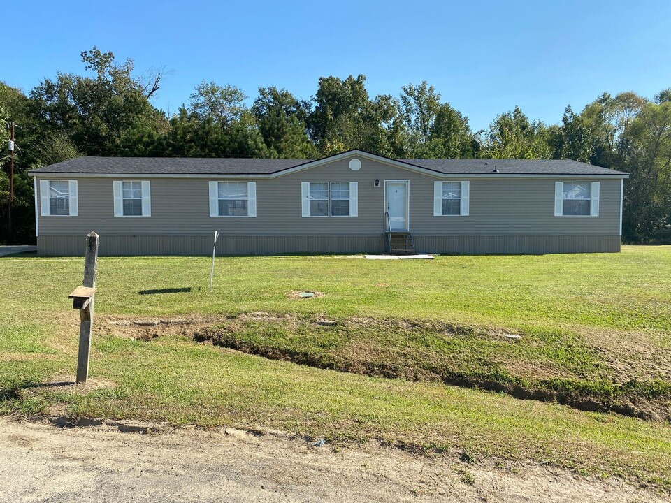 9983 Longleaf Oak Cir in Keithville, LA - Building Photo