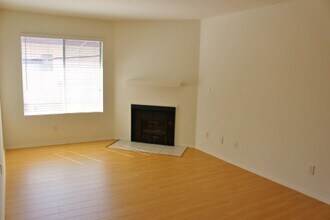 3653 Hughes Ave in Los Angeles, CA - Building Photo - Interior Photo