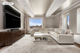 502 Park Ave in New York, NY - Building Photo - Building Photo