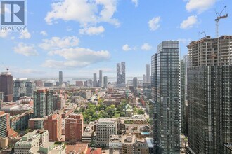 88 Queen St E in Toronto, ON - Building Photo - Building Photo