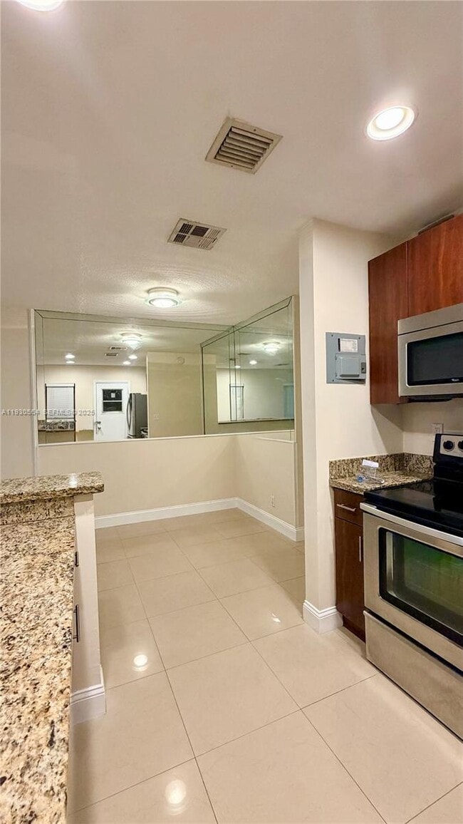 1104 NE 17th Terrace in Fort Lauderdale, FL - Building Photo - Building Photo