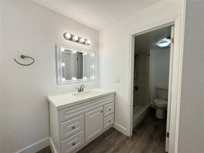 16215 Saddle Club Rd, Unit 201 in Weston, FL - Building Photo - Building Photo