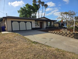 4479 Paola Way in San Diego, CA - Building Photo