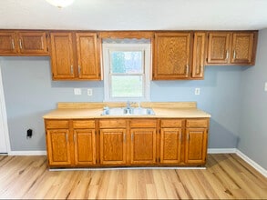 2866 W Blue Lick Rd in Shepherdsville, KY - Foto de edificio - Building Photo