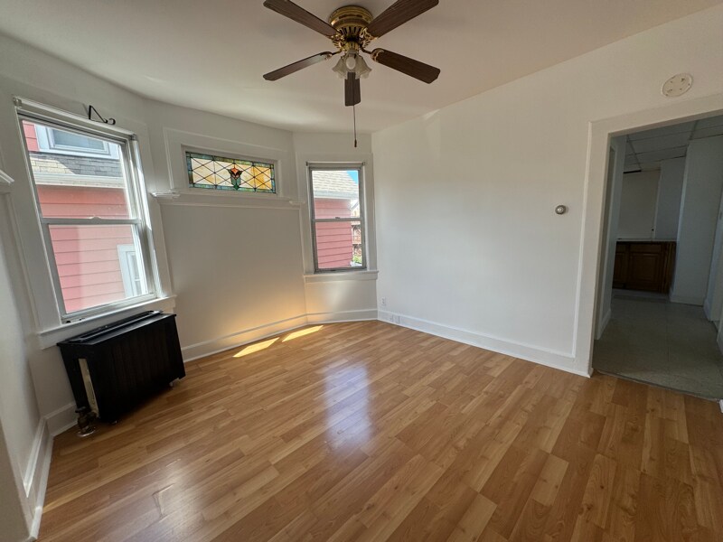 81 Dayton St in Elizabeth, NJ - Building Photo