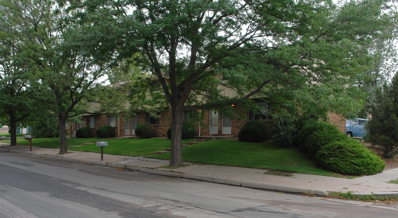 Delaware Townhomes in Colorado Springs, CO - Building Photo