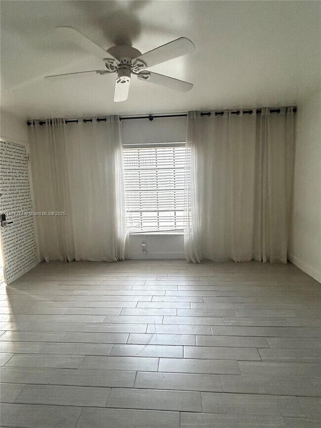 2201 NE 66th St in Fort Lauderdale, FL - Building Photo - Building Photo