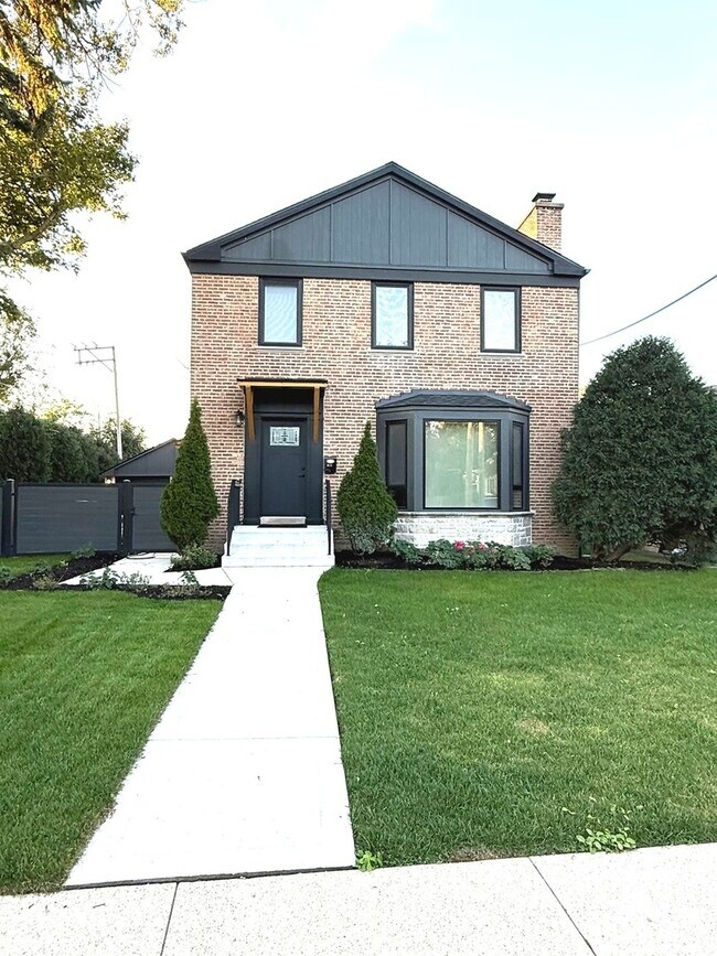 819 Albion Ave in Park Ridge, IL - Building Photo - Building Photo